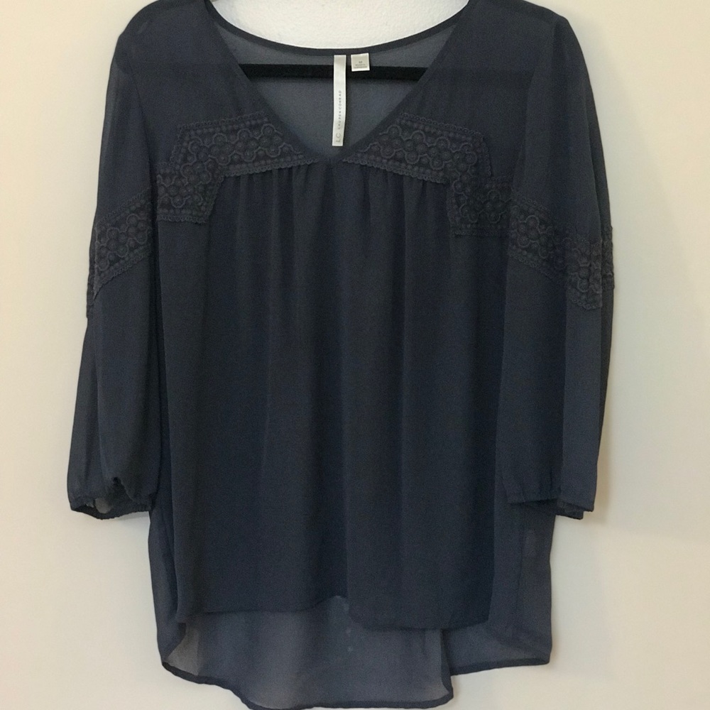 LC Lauren Conrad flowy top